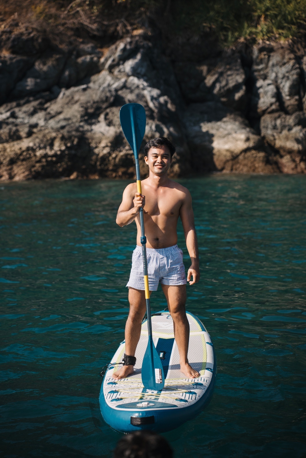 Float on the blue waves.