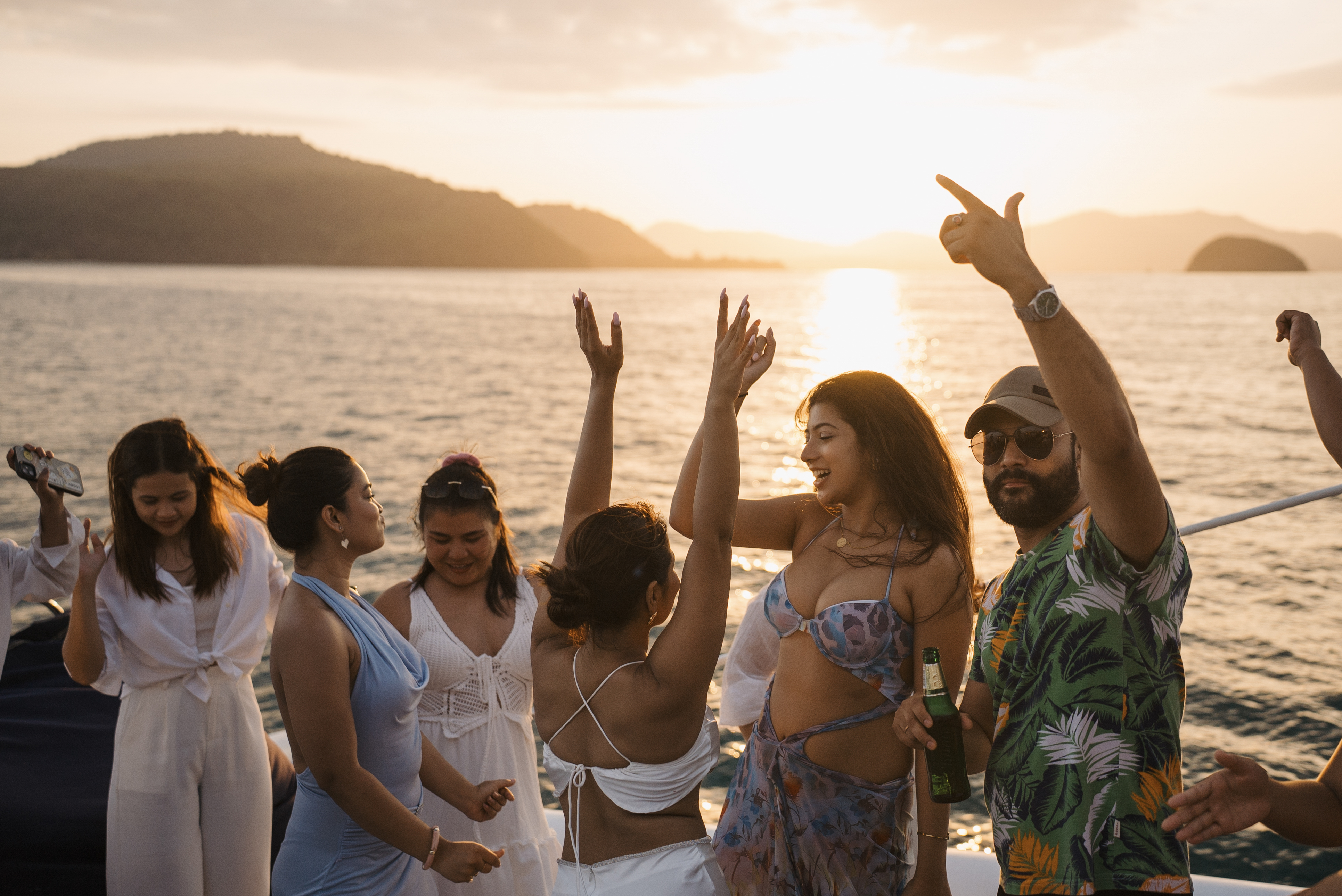 Show your moves under the Sunset.